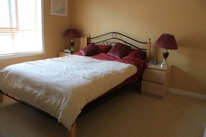 Cabin rentals and lodges for 6 people, with garden and hot tub as well as terrace and pool in Central Okanagan