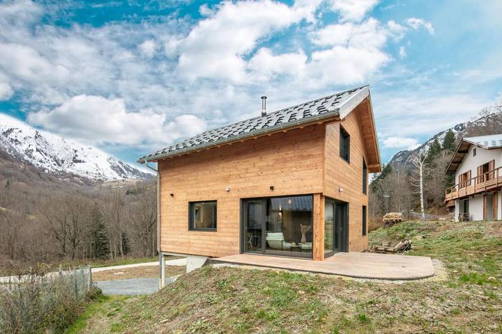 Location de vacances pour 8 personnes, avec jardin et terrasse à Ornon