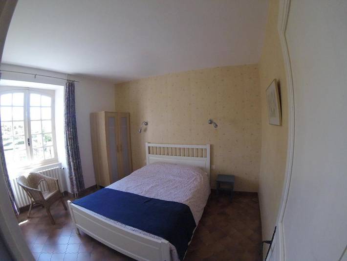 Location de vacances pour 6 personnes, avec jardin ainsi que vue et piscine, adapté aux familles dans Beyssac - 4