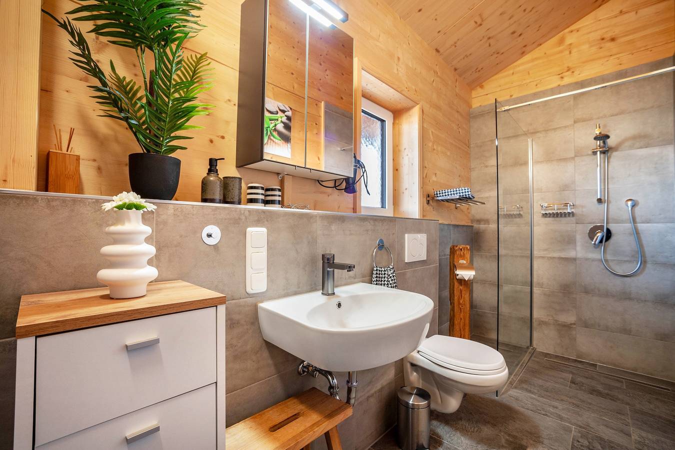Appartement 'Ferien Bei Mari' met uitzicht op de bergen, eigen tuin en Wi-Fi, foto 9
