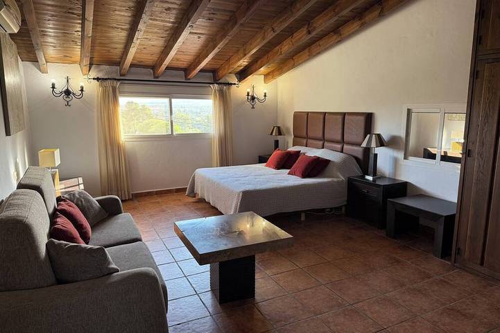 Atemberaubende, private Villa mit schönem Pool, Gärten & Ausblick in Sierra Gorda, Coín