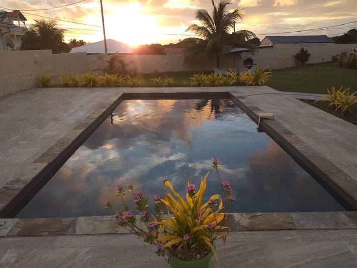 Gîte pour 4 personnes, avec vue ainsi que jardin et piscine dans Cap Chevalier