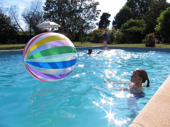 Location de vacances pour 3 personnes, avec jardin ainsi que vue et piscine à Miramont-de-Guyenne - 2