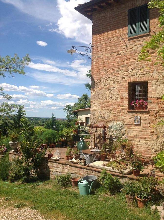 Maison de campagne pour 3 personnes, avec vue ainsi que piscine et jardin, animaux acceptés à Chiusi - 3