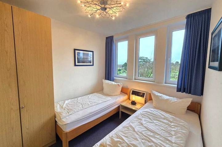 Ganze Wohnung, Ferienhaus am Dorfteich 16a Og – Ferienwohnung in Wenningstedt auf Sylt mit Düne in Wenningstedt, Sylt