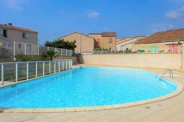 Cottage pour 4 personnes, avec piscine à Fleury