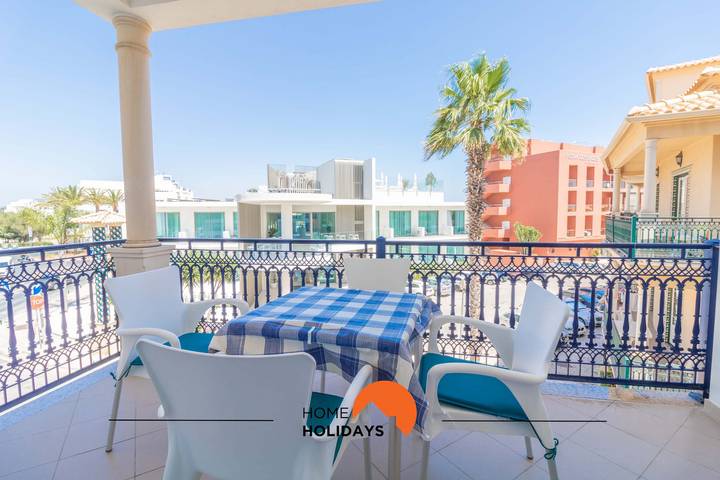 Casa de férias para 4 pessoas, com varanda e piscina e ainda jardim em Praia da Oura