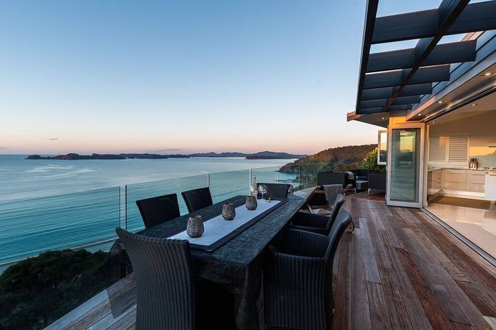 Villa for 6 people, with balcony and hot tub as well as garden in Bay Of Islands