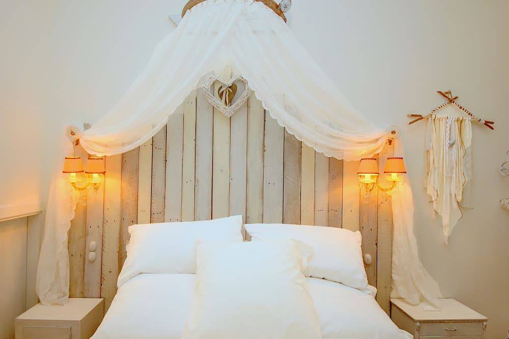 Entire apartment, Patio House balcony shabby chic home in Spello in Spello, Perugia Province