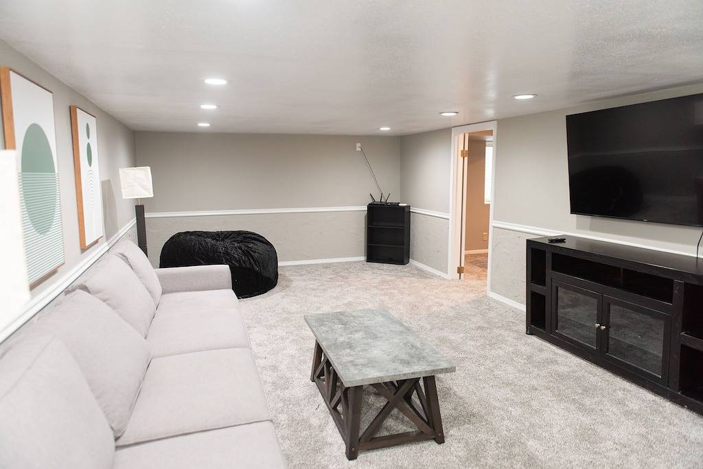 Tranquil 5 bedroom home with large deck and yard in Billings, Yellowstone County