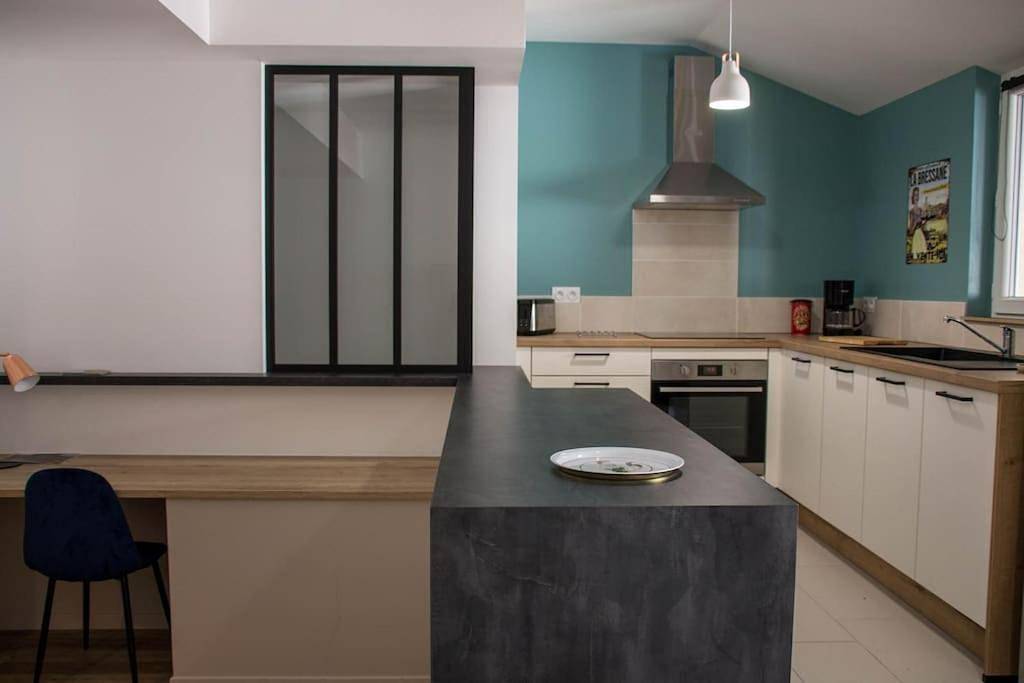 Appartement entier, Gîte - Quartier ancien in Ambérieu-en-Bugey, Belley