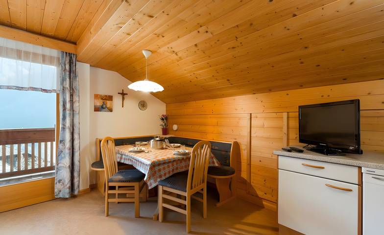 Ferienwohnung für 6 Personen, mit Balkon und Garten in Alta Badia - 2