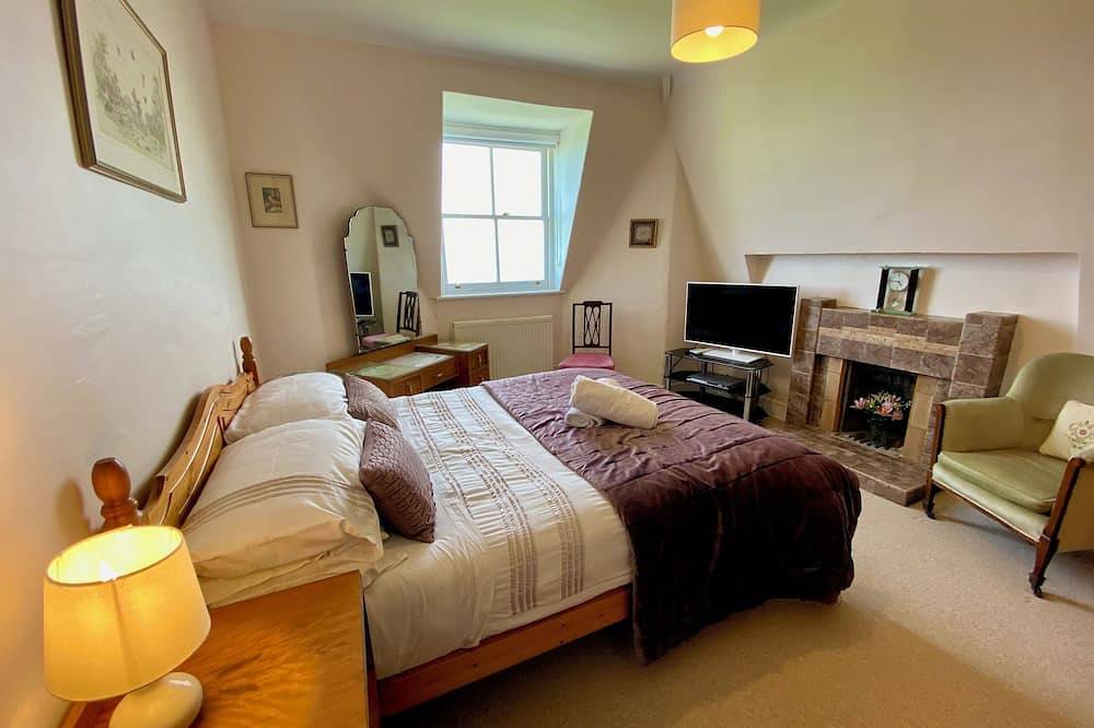 Entire apartment, Penthouse balcony apartment with panoramic sea views in Folkestone, Kent