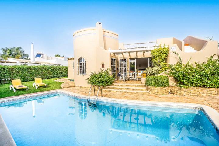 Villa with pool for 6 people, with Terrace in Vilamoura