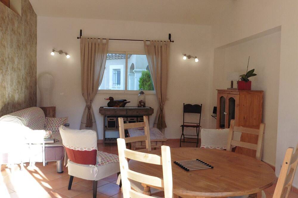 Gite Elanthau, 73 m² With Pool For 4-5 People in Rognes, Aix-en-Provence region