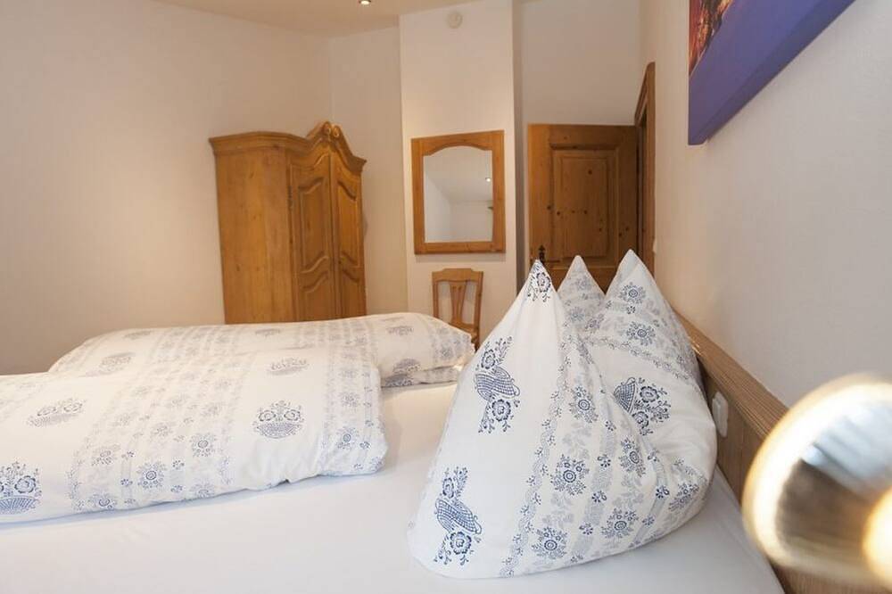Ganze Wohnung, Ferienwohnung Jakobsinsel mit 54 qm, 1 Schlafzimmer, 1 Wohn-/Schlafbereich, max. für 4 Personen in Seehausen am Staffelsee, Das Blaue Land