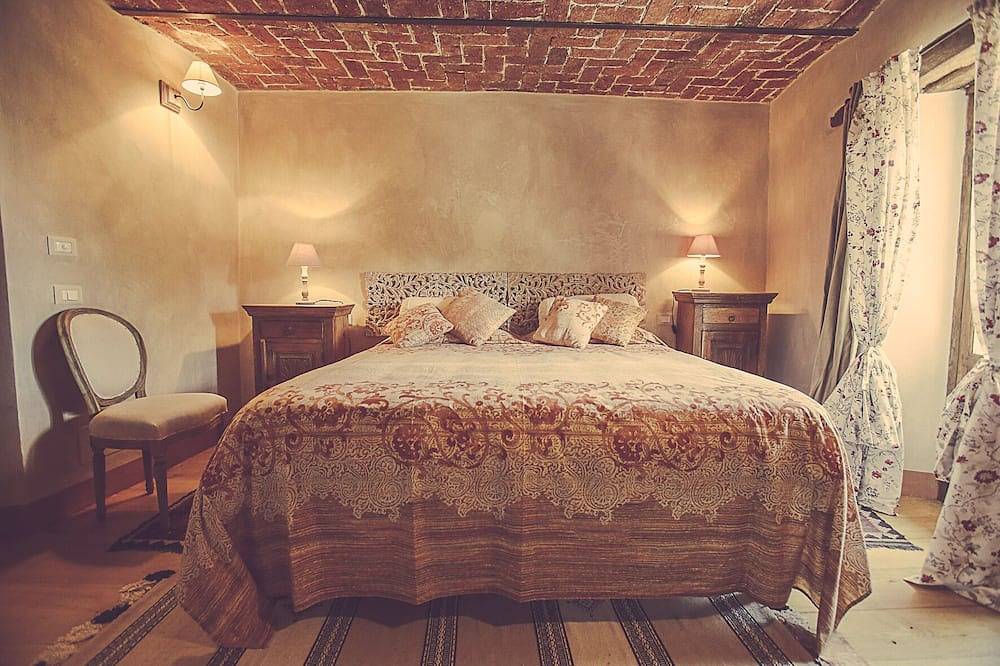 Relais di Charme \"frazione Chiavolino\" in Pollone, Wallisian Alps