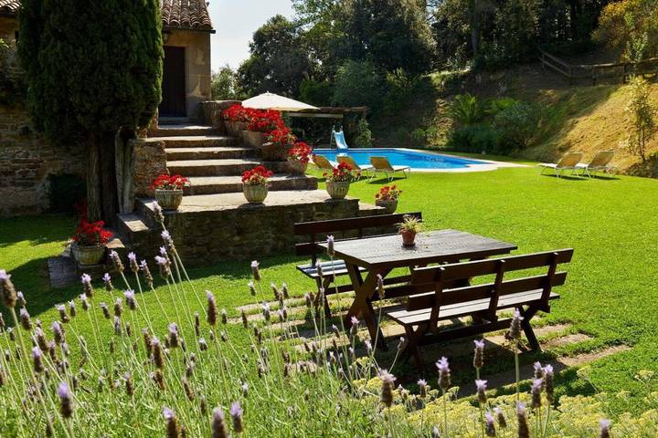 Casa rural para 15 personas, con jardín y piscina, Se admiten mascotas en Pla de l'Estany - 3