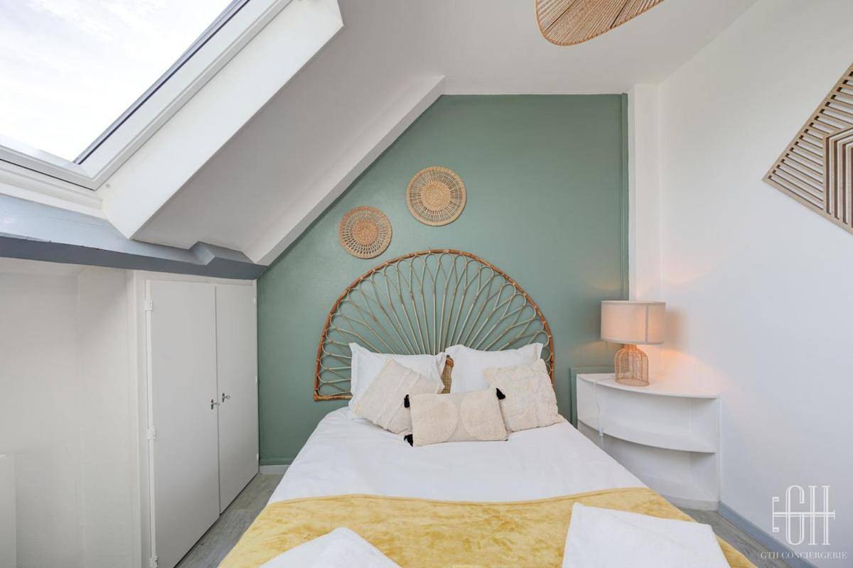 Appartement entier, Le Mirabeau - Gare à 100m - Wifi - Bureau - 2 V in Saint-Pierre-des-Corps, Région de Tours