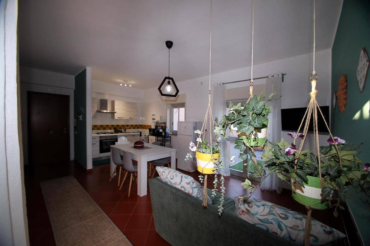 Appartamento intero, Attico vista mare con terrazza e spa riscaldata in Santo Stefano di Camastra, Provincia di Messina