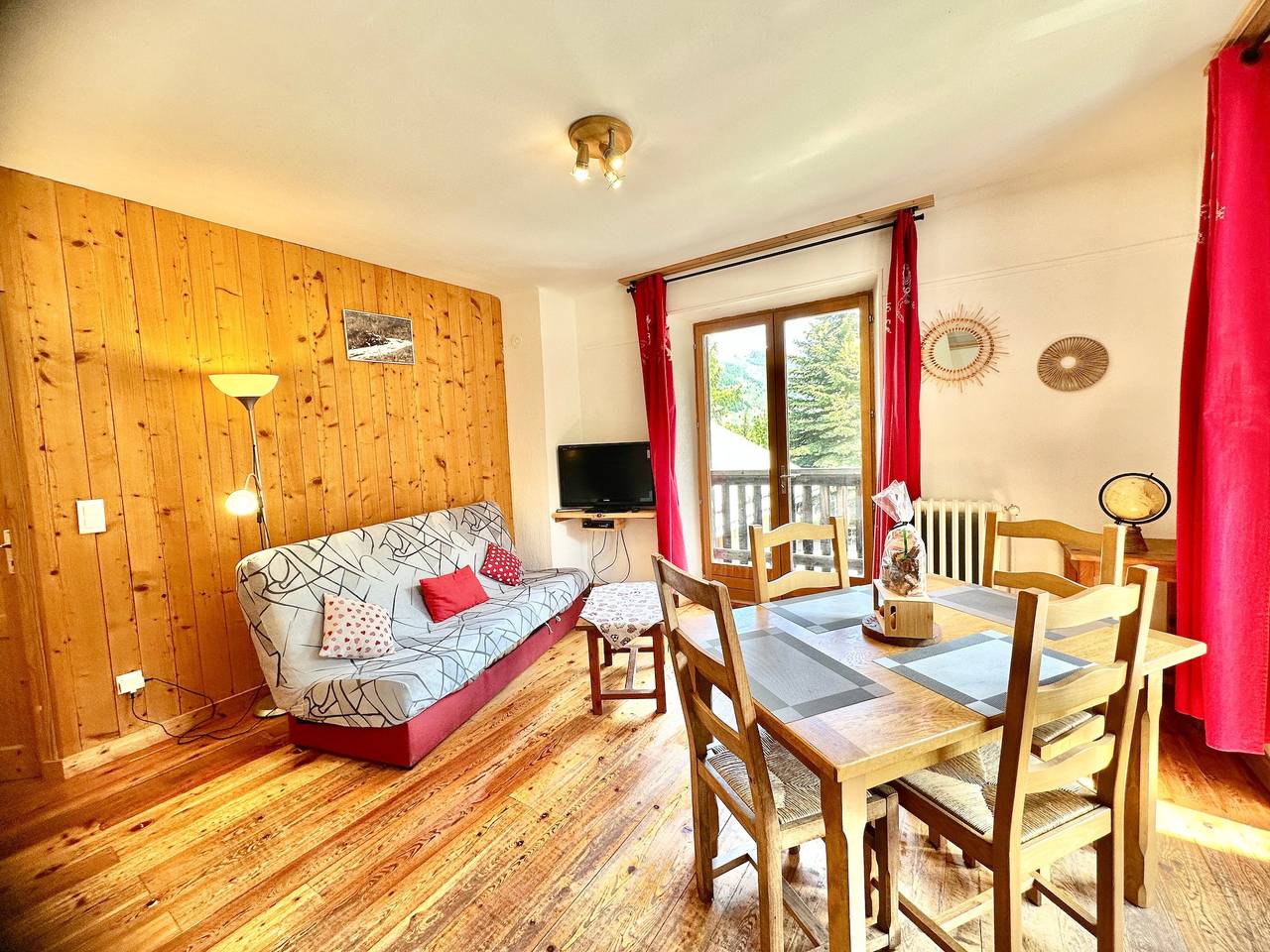 Ganze Wohnung, Appartement Ségure im Chalet l'étoile des cîmes mit Bergblick, Gemeinschaftsgarten & Wlan in Abriès-Ristolas, Queyras