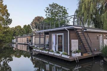 Hausboot für 2 Personen, mit Whirlpool und Garten sowie Sauna und Balkon in England