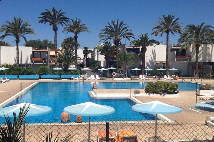 Appartamento per 4 persone, con giardino e balcone nonché piscina in Las Galletas