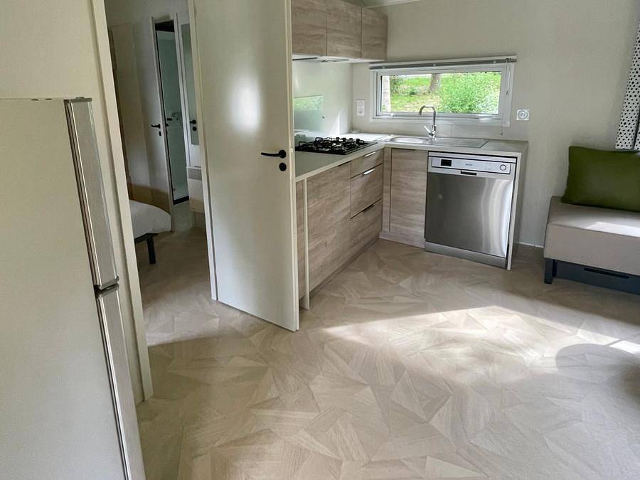 Flower Camping et Base de Loisirs de Rouffiac - Mobilheim 8 personen - Mobilheim Premium Rouffiac 40m² (3 Schlafzimmer) + 2 Bäder + Lv + Ll + Terrasse 6/8 Pers. in Angoisse, Périgord Vert