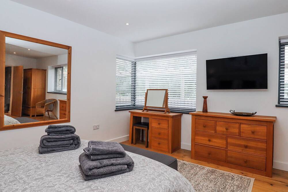 Lower Moorwood, family friendly, with hot tub in Bovey Tracey in Bovey Tracey, Dartmoor