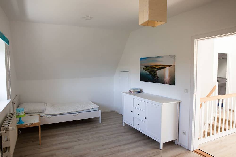 Alleinstehendes Haus mit Garten und Terrasse in Strandnähe in Kieler Förde, Strande