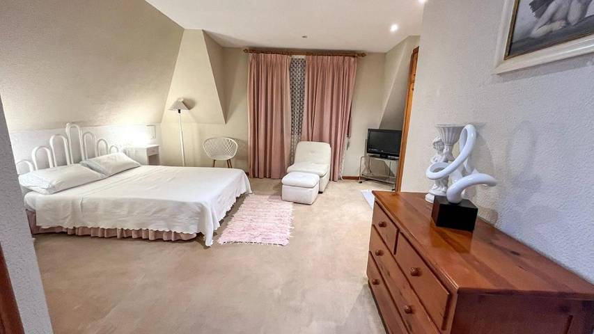 Ferienhaus für 5 Personen, mit Terrasse und Garten sowie Pool und Ausblick in Vigo - 4