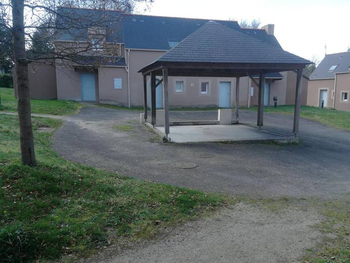 Location de vacances pour 4 personnes, avec piscine ainsi que sauna et jardin à Le Tronchet - 3