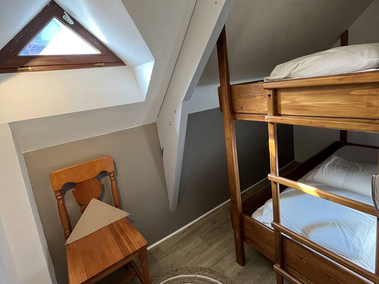 Appartement entier, Charmant Chalet pour 4 à Cauterets avec Balcon et Bienvenue offerte in Cauterets, Parc national des Pyrénées
