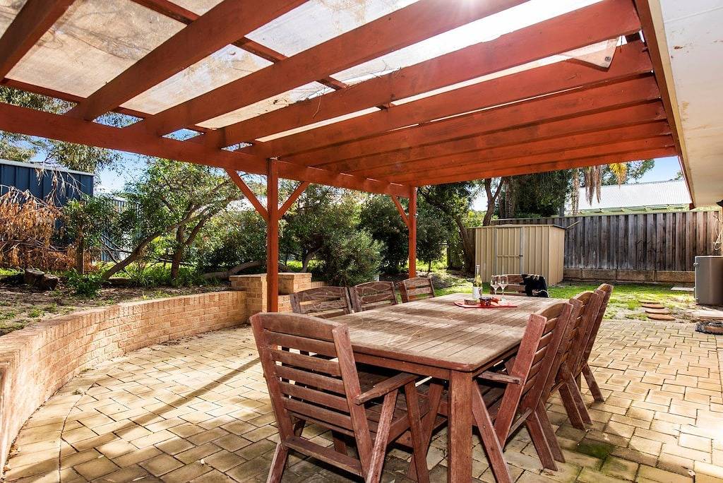 Waves And Moore - Beautifully presented home in Guilderton, Western Australia