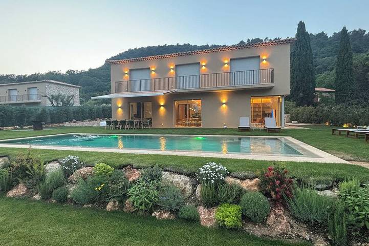 Villa pour 8 personnes, avec piscine à Vence