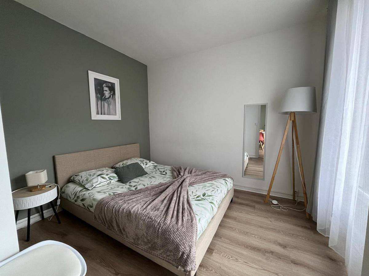 Appartement entier, Three-Bedroom Apartment in Épinay-sur-Seine, Seine-Saint-Denis