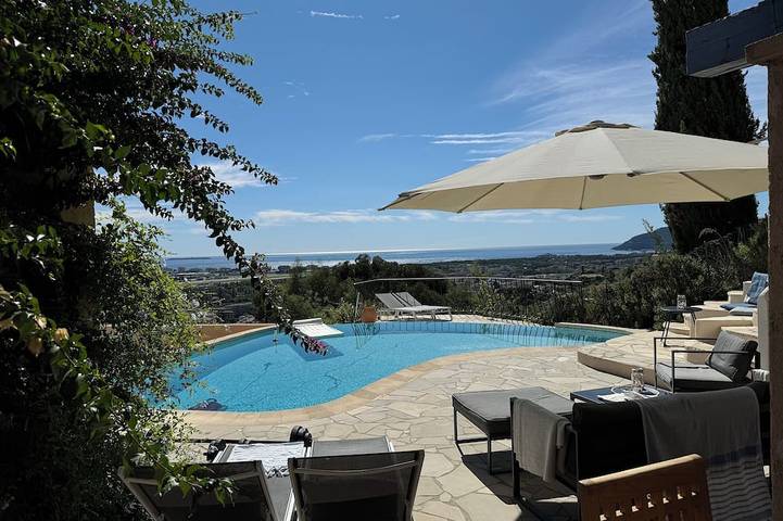 Villa für 8 Personen, mit Terrasse, mit Haustier