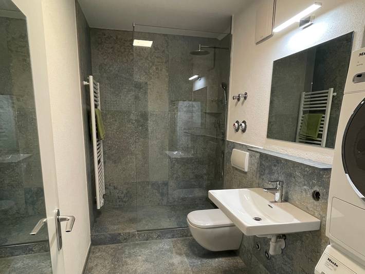 Ganze Ferienwohnung, Apartment Wendelsteinblick - Moderne 50 qm Wohnung mit Wohn- und Schlafraum und Balkon in Bad Aibling, Landkreis Rosenheim
