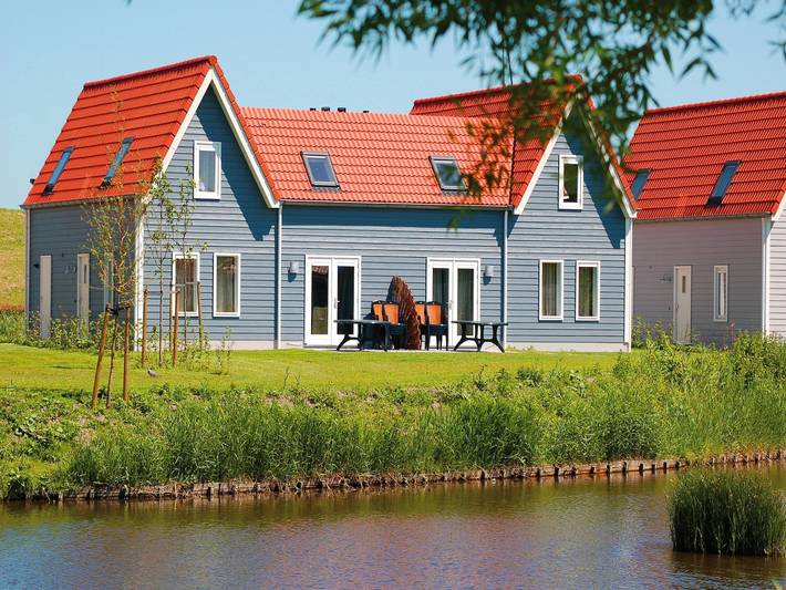 Ferienhaus für 20 Personen, mit Garten und Pool in Bruinisse