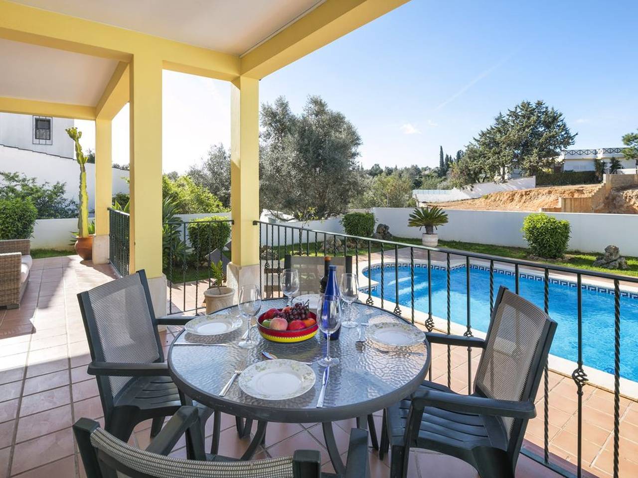 Villa für 6 Personen mit Balkon in Estômbar, Lagoa