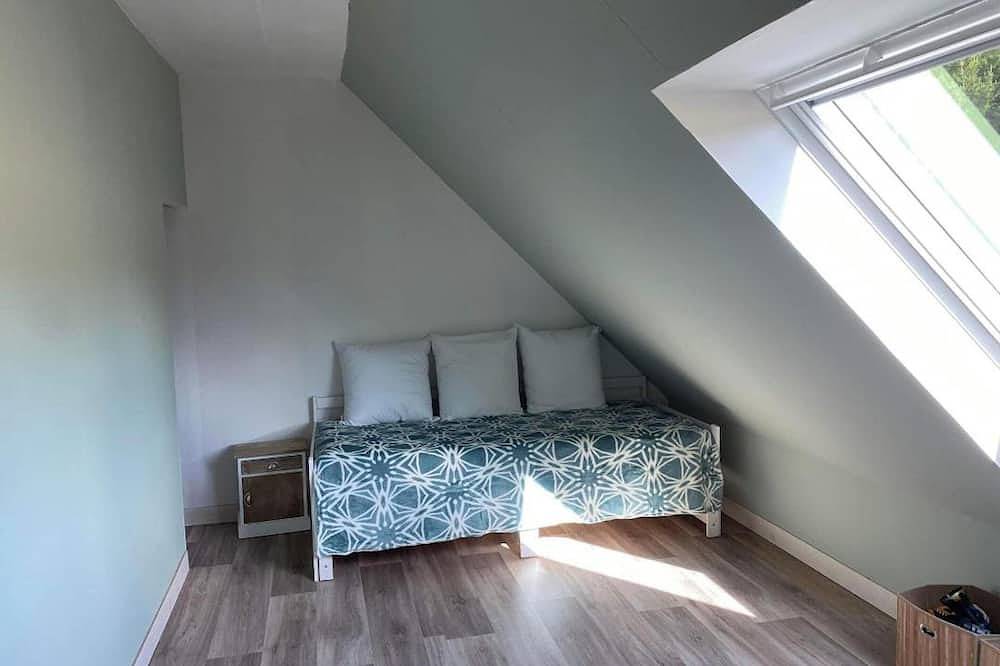 Homerez - Maison spacieuse avec vue mer à Plouguerneau in Plouguerneau, Région de Brest