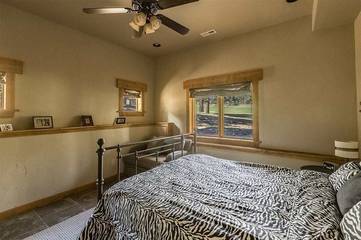 Vacation House for 14 Guests in Angel Fire, New Mexico, Picture 2