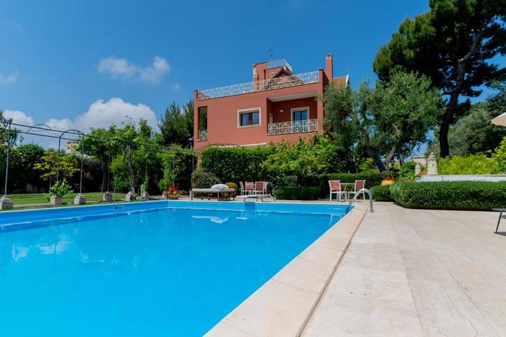 Villa pour 5 personnes, avec jardin ainsi que piscine et jacuzzi à Bari - 4