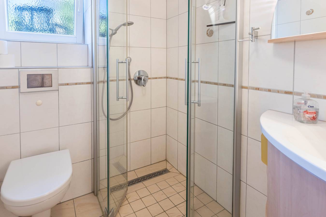 Gezellig appartement "Rosengarten" bij het Bodenmeer met Wi-Fi, terras & tuin, foto 12