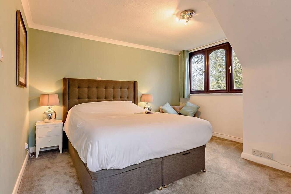 5 Bed in Southampton in Fareham, Hampshire