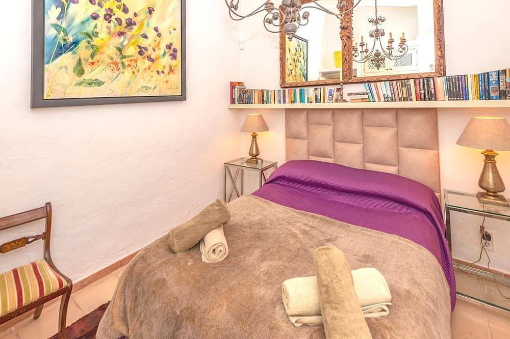 A beautiful private 4 bed finca in Cala Llonga close to Golf Club in Cala Llonga, Santa Eulària des Riu