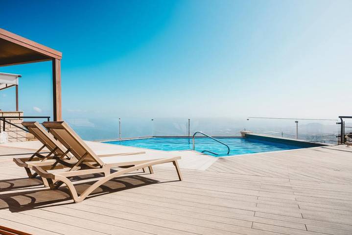 Villa für 4 Personen, mit Balkon und Whirlpool sowie Terrasse und Garten in Teneriffa Süd