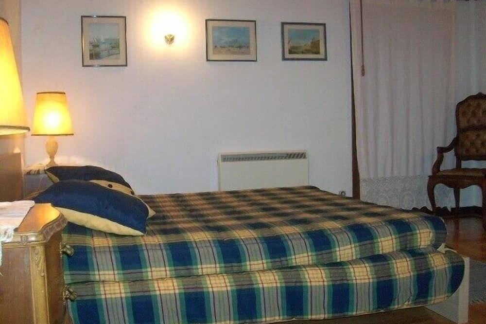 Schönes Haus in der grünen kleinem Bauernhof, privaten Pool und in der Nähe zu den Stränden in Espargo, Santa Maria da Feira
