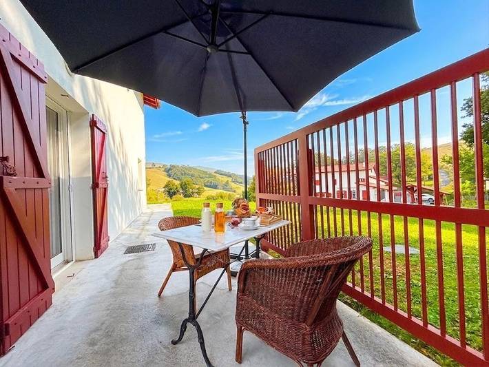 Chambre d’hôte pour 2 personnes, avec Terrasse ainsi que Jardin et Piscine au Pays basque