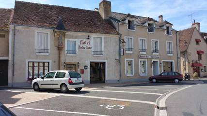 Hôtel pour 4 personnes, avec jardin à La Châtre